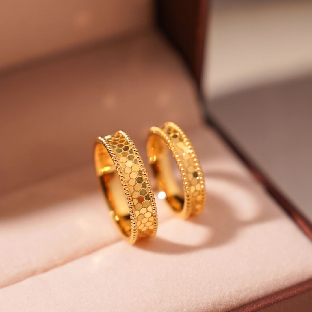 Men'S Accessories Dubai - Bague en accent d'abeille en or